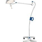 Mobile operating lamp with a 4 legged base