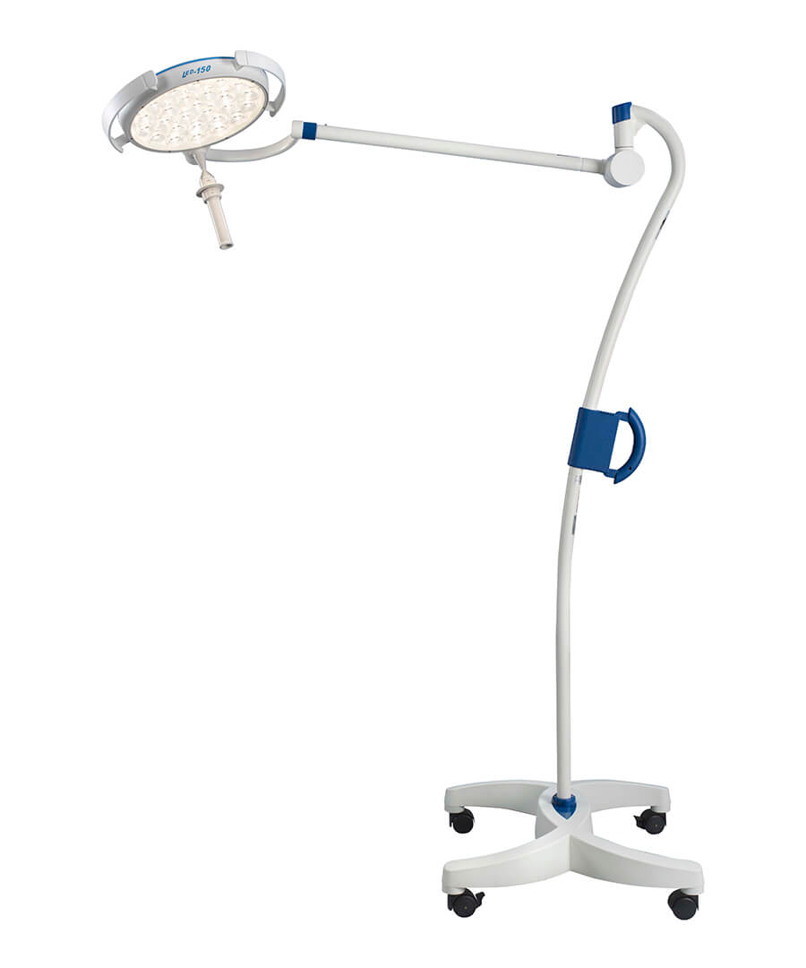 Mobile operating lamp with a 4 legged base